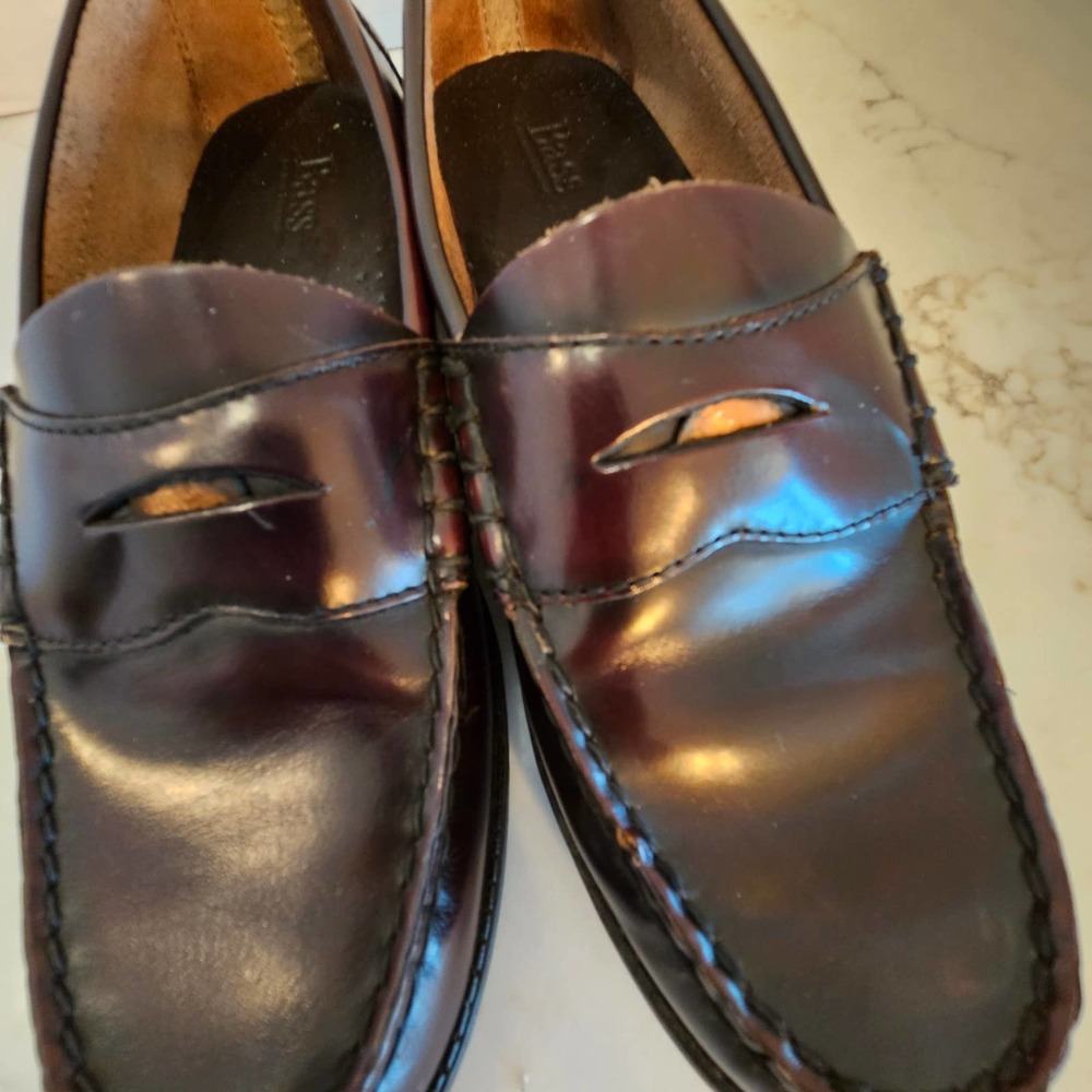 Bass Penny Loafers  Size 8